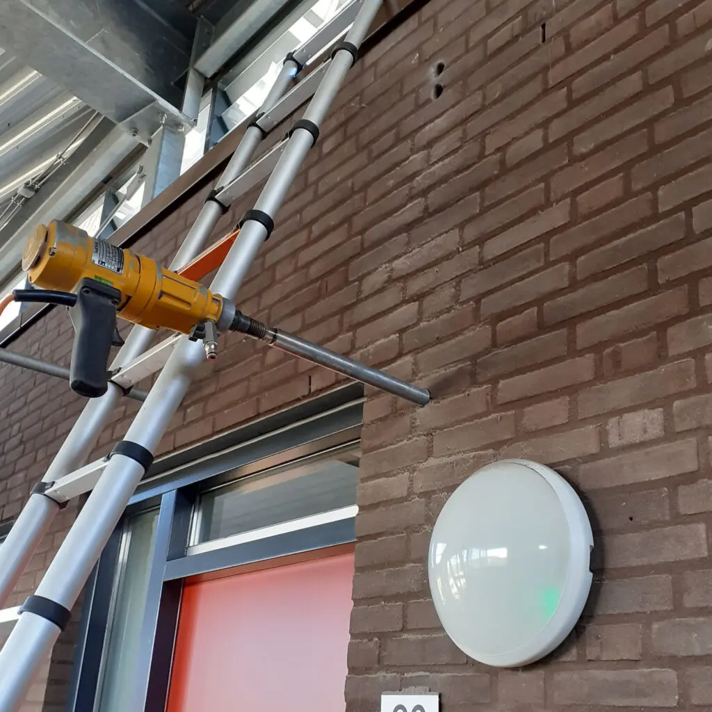 Perçage mural pour unité intérieure de climatisation (Ø62 mm)